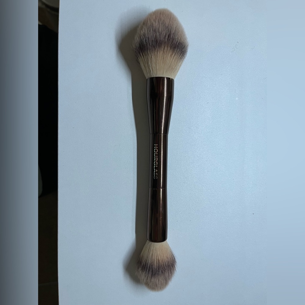 Hourglass Veil Powder Double Sided Makeup Brush